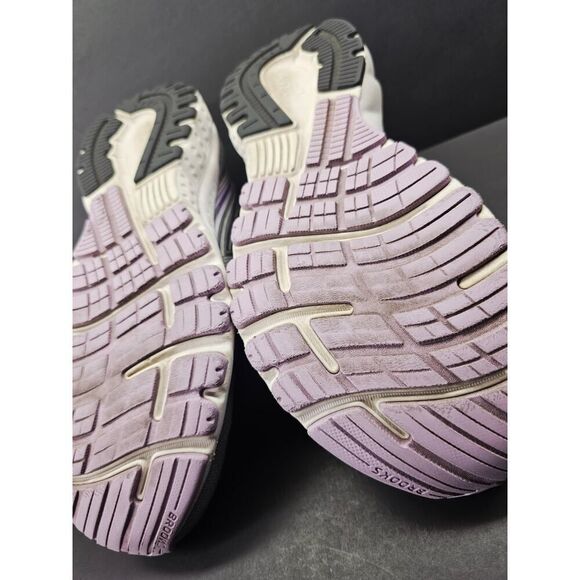 Brooks Women 9 Comfy footwear - Picture 11 of 12